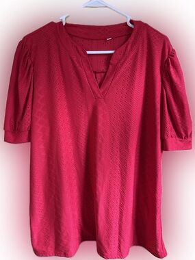 Women's Red Eyelet V-Neck Top size XXL